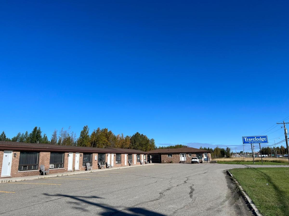 Travelodge By Wyndham Cochrane Exterior foto