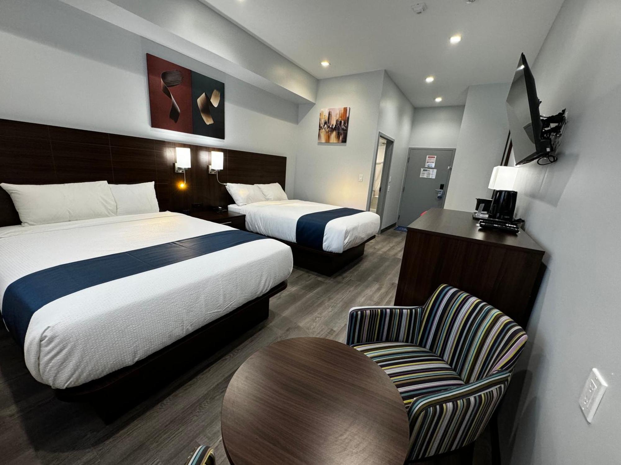 Travelodge By Wyndham Cochrane Exterior foto