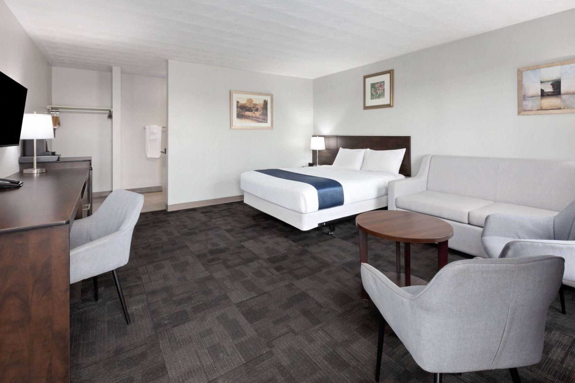 Travelodge By Wyndham Cochrane Exterior foto
